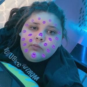 Meet your Posher, Chloe